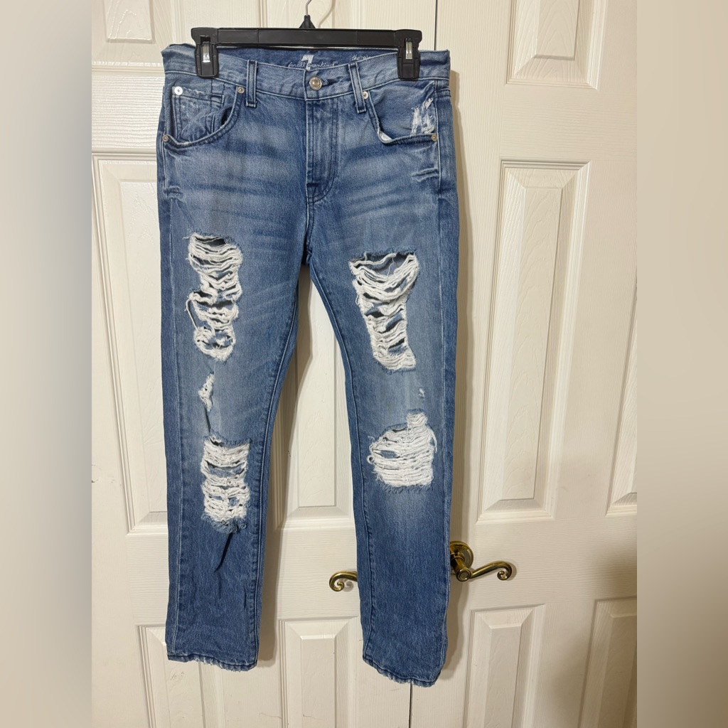 Euc 7 For All Mankind Distressed And Destroyed The Relaxed Skinny Jean 25